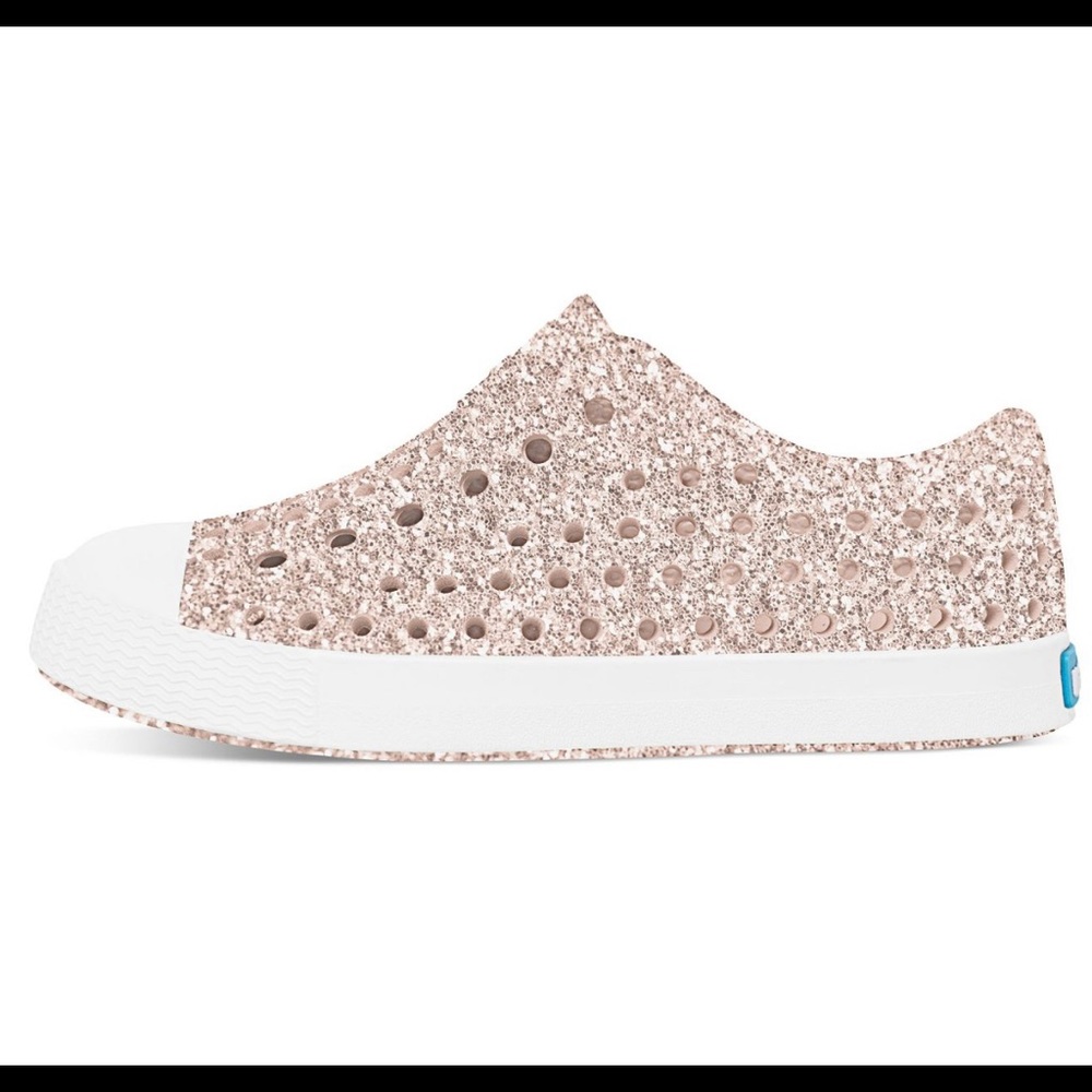 Native girls pink glitter shoe C8
